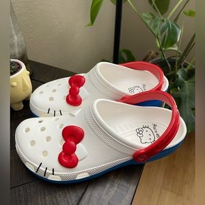 Hello Kitty Crocs